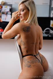 MILICA DABOVIC on X: Uzasna sam, uzasna i bez silikona, bez foto sopa i  filtera, eto uzasna sam i ruzna,debela i srecna! 🤣🤣🤣❤️🔥  t.coBTvIwzV4DJ Ajmo sada kriticari!! 🥰🥰🥰  t.cobW0XDr03rs  X