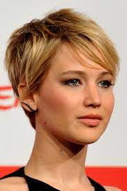 Der Pixie Von Jennifer Lawrence In Rom Als Gekonnt Gestylter Wirbelwind Trat Je Trend Jennifer Lawrence Short Hair Short Hairstyles For Thick Hair Short Hair Styles