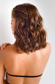 Keep the rest of your hairstyle short. 21 Lovely Medium Length Hairstyles For A Romantic Valentines Day Date My Stylish Zoo