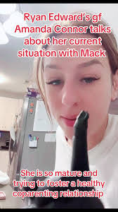 Amanda Connors's Instagram, Twitter & Facebook