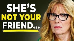 Jennifer Howes's Instagram, Twitter & Facebook