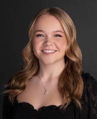 April Hogue's Instagram, Twitter & Facebook