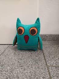 Damit du von der großen auswahl nicht erschlagen wirst, kannst du mit den kostenlosen nähanleitungen anfangen und hier erst einmal nach lust und laune stöbern. Eule Als Turstopper Selber Nahen Ideen Anleitung W6 Wertarbeit Deutschland