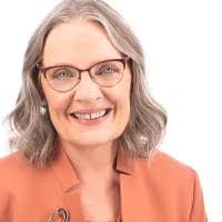 Kelly Schuck's Instagram, Twitter & Facebook