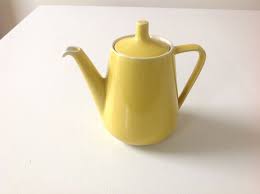 Gelbe Vintage Kaffeekanne Yellow Vintage Coffee Pot By Sammelrausch Via Dawanda Com Vintage Kaffee Kaffeekanne Designklassiker