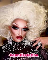 Steven MacLeod (@auntiestation) • Instagram photos and videos