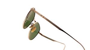 Titane is intentionally vague, daring those who watch to come to their own conclusions or to take it for what it offers. Persol Titane Collection Gold Po5002st 80004e 51 19 Visiofactory