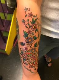 Traditional Fan by Bryn Taylor, SugarFoot Tattoo in San Mateo, CA :  r/tattoos