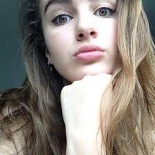 Lily Payne's Instagram, Twitter & Facebook