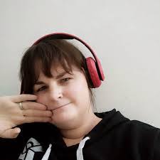 Jean Tuttle's Instagram, Twitter & Facebook