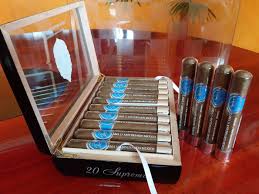 Realizar tres cajas para presentar los puros de una boda. Puros Personalizados Para Nacimiento Bodas Quince Anos Bautizos Con Dedicatoria Regalos De Aniversario Recuerdos Para Fiestas