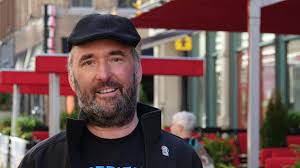 Des études ont prouvé que les symptômes physiques altérant la qualité de vie des malades en stade terminal étaient liés à une survie plus courte. L Ex Depute Paul Dewar Atteint D Un Cancer Du Cerveau En Phase Terminale Radio Canada Ca