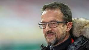 Maybe you would like to learn more about one of these? Eintracht Frankfurt Transfer Fix Sturmer Ali Akman Wechselt Zur Sge Eintracht