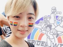 이날 류 의원은 자신의 페이스북에 과거 자신의 짧은 머리 사진을 공유하며. Ufaiarzxg59uum