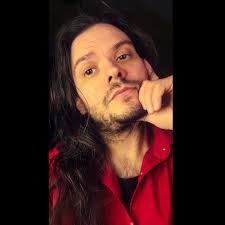 Derrick Hamm's Instagram, Twitter & Facebook