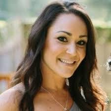 Amanda Henninger's Instagram, Twitter & Facebook