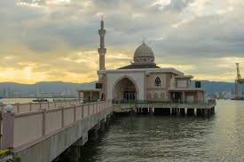 Masjid ini terletak di tepi pantai terkenal di tanjung bunga, pulau pinang. Butterworth Stock Photos And Images 123rf