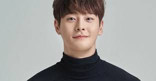 Surprise U Cha In Ha Passes Away Http Dramaplatters Blogspot Com 2019 12 Surprise U Cha In Ha Passes Away Html Koreanische Schauspieler Schauspieler