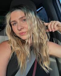 Taylor Howton (@taylorrhowton) • Instagram photos and videos