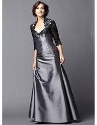Outfit cerimonia, suggerimenti e spunti per la mamma della sposa e dello sposo scivolando con eleganza tra le quattro stagioni. Olina Abito Da Cerimonia Lungo In Taffetta E Pizzo Per Mamma Sposa