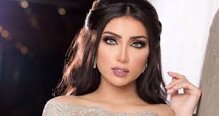 افتتحت الفنانة دنيا بطمة، أول أمس الجمعة، محلا لبيع العطور بالدار البيضاء، بحضور شقيتها وزوجها وعدد من أصدقائها. Ø¯Ù†ÙŠØ§ Ø¨Ø·Ù…Ø© ØªØ­Ø°Ù ÙƒÙ„ ØµÙˆØ± Ø²ÙˆØ¬Ù‡Ø§ Ø·Ù„Ø§Ù‚ Ø¬Ø¯ÙŠØ¯ ÙŠØ´Ù‡Ø¯Ù‡ Ø§Ù„ÙˆØ³Ø· Ø§Ù„ÙÙ†ÙŠ Bitajarod Online Magazine