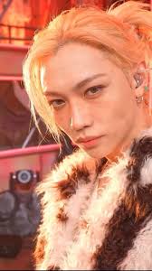 弟弟🥟叛逆期😆，但哥哥🐰🐷寵溺😍 到處蹭哥哥弟弟身邊的Changbin，好可愛😍 還被狗狗🐶嫌棄（明明就很愛🫶🏻）😆😆