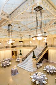 A Chic Formal Wedding At The Rookery In Chicago Illinois Chicago Wedding Venues Illinois Wedding Venues Wedding Venues
