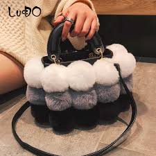 Selain mencari tote bag kanvas dan goodie bag blacu yang diinginkan, kamutibags memungkinkan penggunanya untuk mendapatkan harga kompetitif dalam memesan tote bag. Segmentasi Pasar Tote Bag Tote Bag Dapat Berdiri Sendiri Atau Di Gunakan Sebagai Organizer Souvenir Lainnya