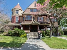 203 Union Ave Saratoga Springs Ny 12866 Zillow Victorian Homes Victorian Architecture Old Houses