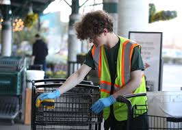 Central market poulsbo opened its doors in 1995 as the biggest store in the town & country family. Coronavirus In Washington A Look At Life Inside Kitsap Grocery Stores