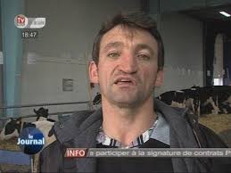 Karine le marchand vous emmène découvrir les 12 agriculteurs qui vont partager leurs quêtes amoureuses lors de la saison 16. L Amour Est Dans Le Pre Des Nouvelles De Jean Michel Youtube