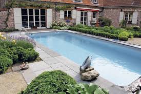 Faut Il Construire Soi Meme Sa Piscine Cote Piscine
