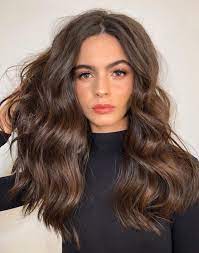 Voluminous Hair With Messy Soft Waves Hairstyles Hair Styles Brown Hair Colors Long Hair Styles