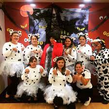 Inspiration Accessories Diy 101 Dalmations Halloween Group Costume Idea Diy Group Halloween Costumes Group Halloween Costumes Halloween Costumes Friends