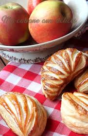 Chaussons Aux Pommes Maison Facile Recette En 2020 Chausson Aux Pommes Maison Recette Chausson Aux Pommes Chaussons Aux Pommes