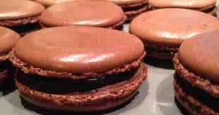 Recette Macarons Chocolat Facile A Realiser Chez Vous Recette Macaron Chocolat Recette Macaron Recette Macaron Chocolat Facile