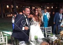 Το διαζύγιο της δέσποινας βανδή και του ντέμη νικολαΐδη μονοπωλεί τη lifestyle επικαιρότητα από το πρωί της πέμπτης, που έγινε γνωστό μέσα από μία. Elenh Tsolakh Paylos Petroylakhs O Lamperos Gamos Toys Life Is