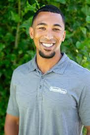 Nikki Meade's Instagram, Twitter & Facebook