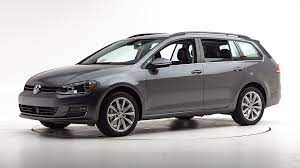 In the past, the choice of which sportwagen to buy was an easy one. 2017 Volkswagen Golf Sportwagen