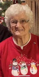 Maxine Crouch's Instagram, Twitter & Facebook