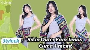 Anne pun terlihat seperti bereksperimen di tangan anne, kain tenun seolah bisa 'dikawinkan' dengan apapun. Baju Outer Dari Kain Tenun Yang Modern Model Kekinian Cara Membuat Dress Polos Jadi Modis Youtube