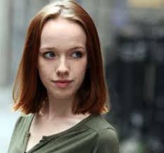 I'm not an official page, i'm just a fan page, with no connection to amybeth. 100 Amybeth Mcnulty Ideas Seriale Anime Netflix Vedete