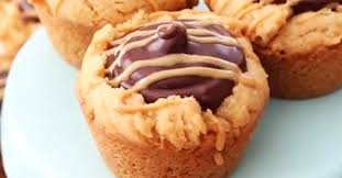 Bouchees Au Fudge Chocolate Et Au Beurre D Arachide Desserts Ma Fourchette Desserts Food Baking