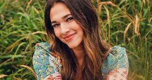 Grace Luttrell's Instagram, Twitter & Facebook