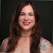 Did you know that a recruiter will spend an average of seven seconds  looking at your resume? You read that correctly: Seven. Seconds. That's  hardly enough time to read a sentence, swipe