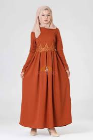 Doğanın rengi olan yeşil, gökyüzünün simgesi olan mavi kullanılabilecek olan renklerdir. Kiremit Rengi Kombin Tesettur Dr Kadinca Saglik Kadin Moda Sitesi