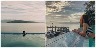 You can call to the front desk and order room service. 12 Affordable Lake Toba Hotels Where You Can Enjoy Scenic Lake Views