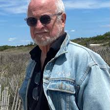 BroadwayWorld contributor Angela Kabasan's review of The Phoenix Theatre  Company's production of AN AMERICAN IN PARIS. Telling it like it is!