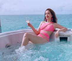 Listen to bảo thy | soundcloud is an audio platform that lets you listen to what you love and share the sounds you create. Báº£o Thy Mang 7 Bá»™ Bikini Tá»›i Maldives Ä'á»ƒ Khoe áº£nh Sexy