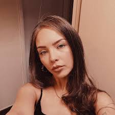 I get comments all the time about bunny's tongue poking out 😭 it's  honestly my favorite thing she does and she's been doing it since the day  we got her ❤️ here's